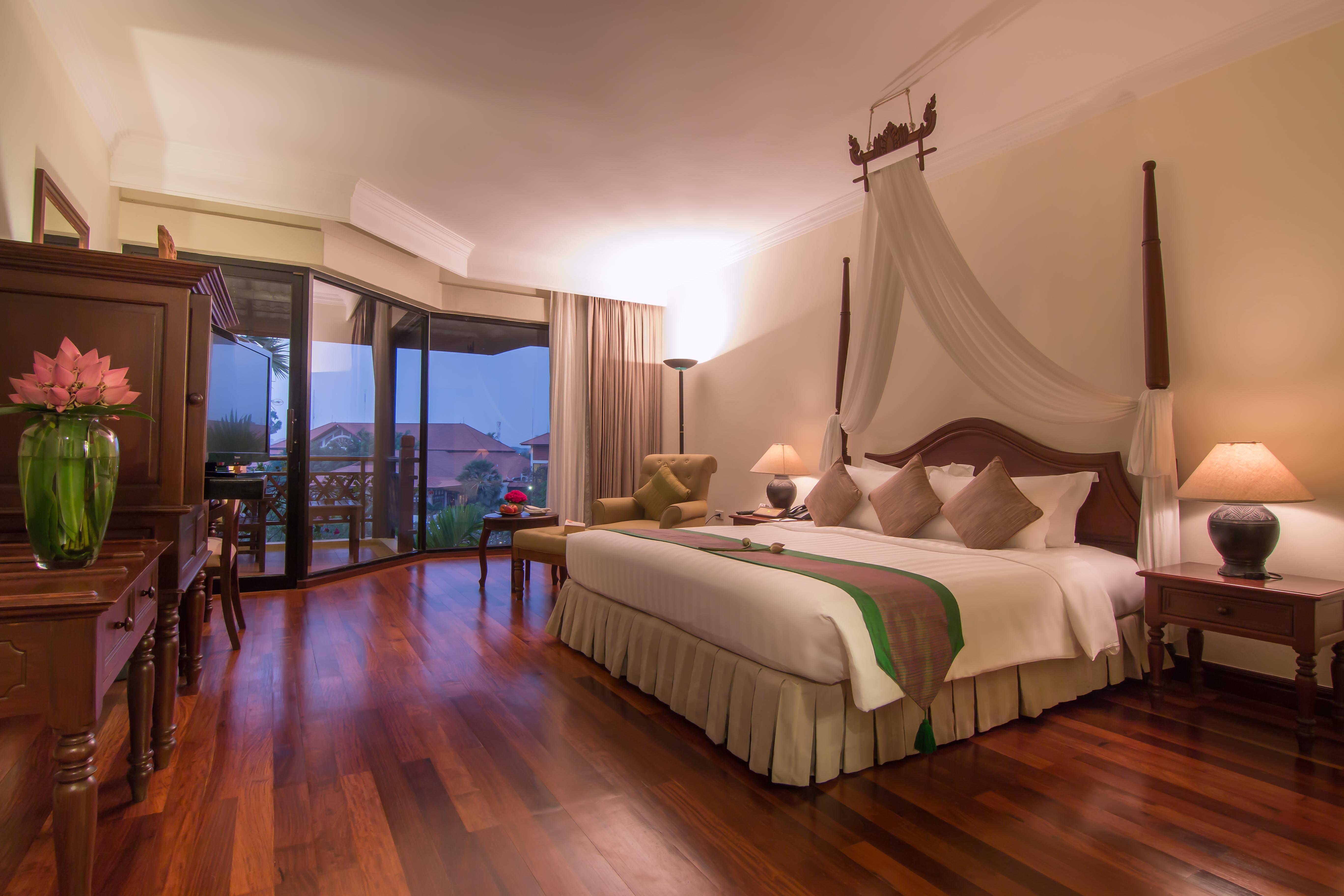 Angkor Palace & Siem Reap