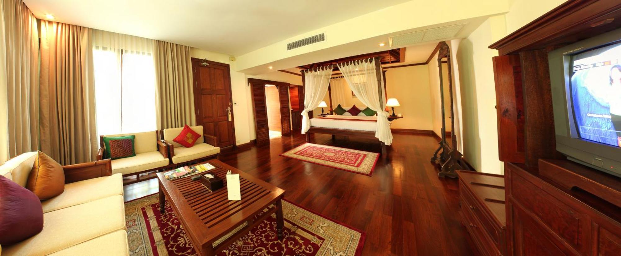 Angkor Palace & Hotel 5*